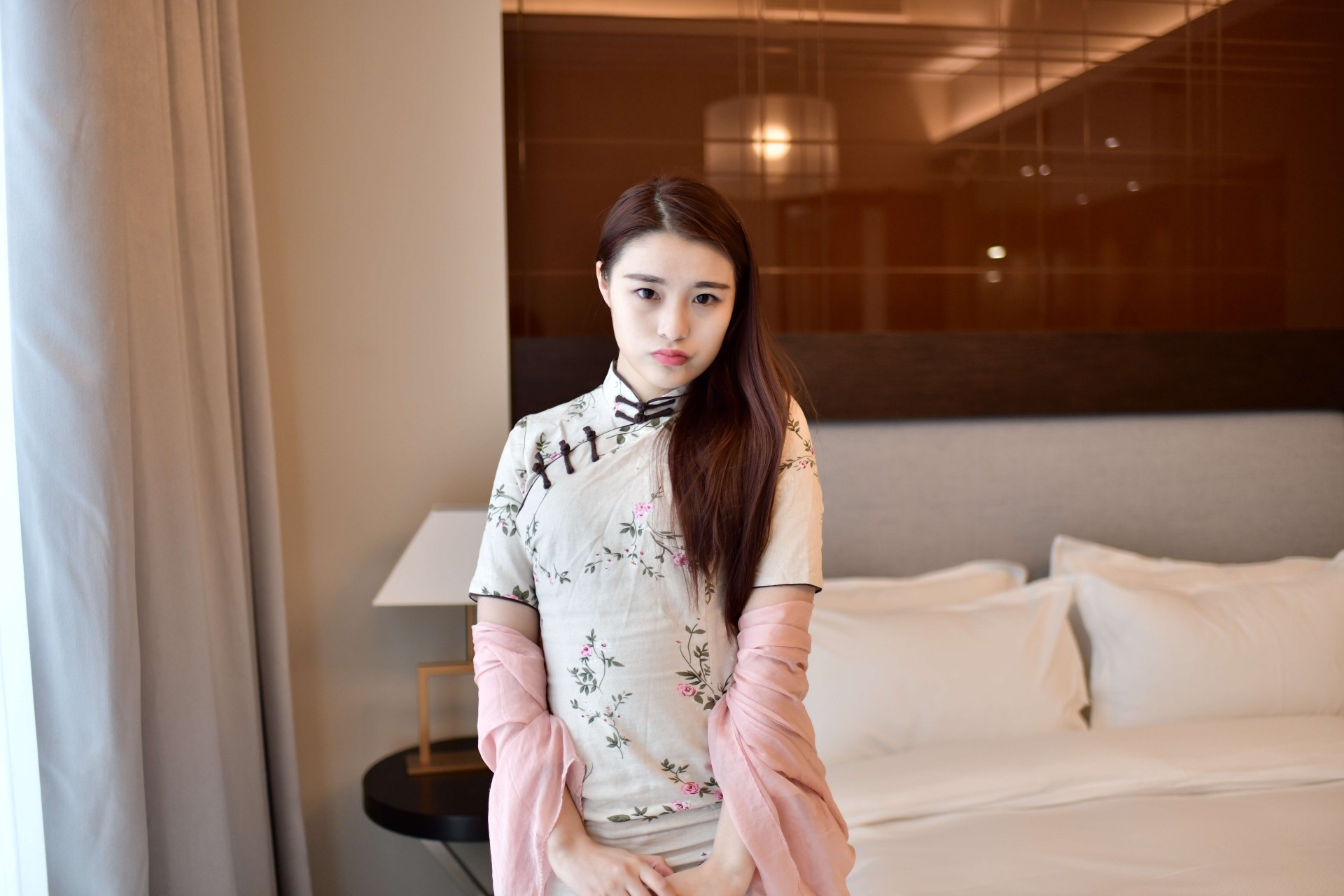 【原版无水印首发】国模 冰冰 酒店私拍 / 521P+1V+10.4G-私房花园论坛-会员专区-魅影阁写真