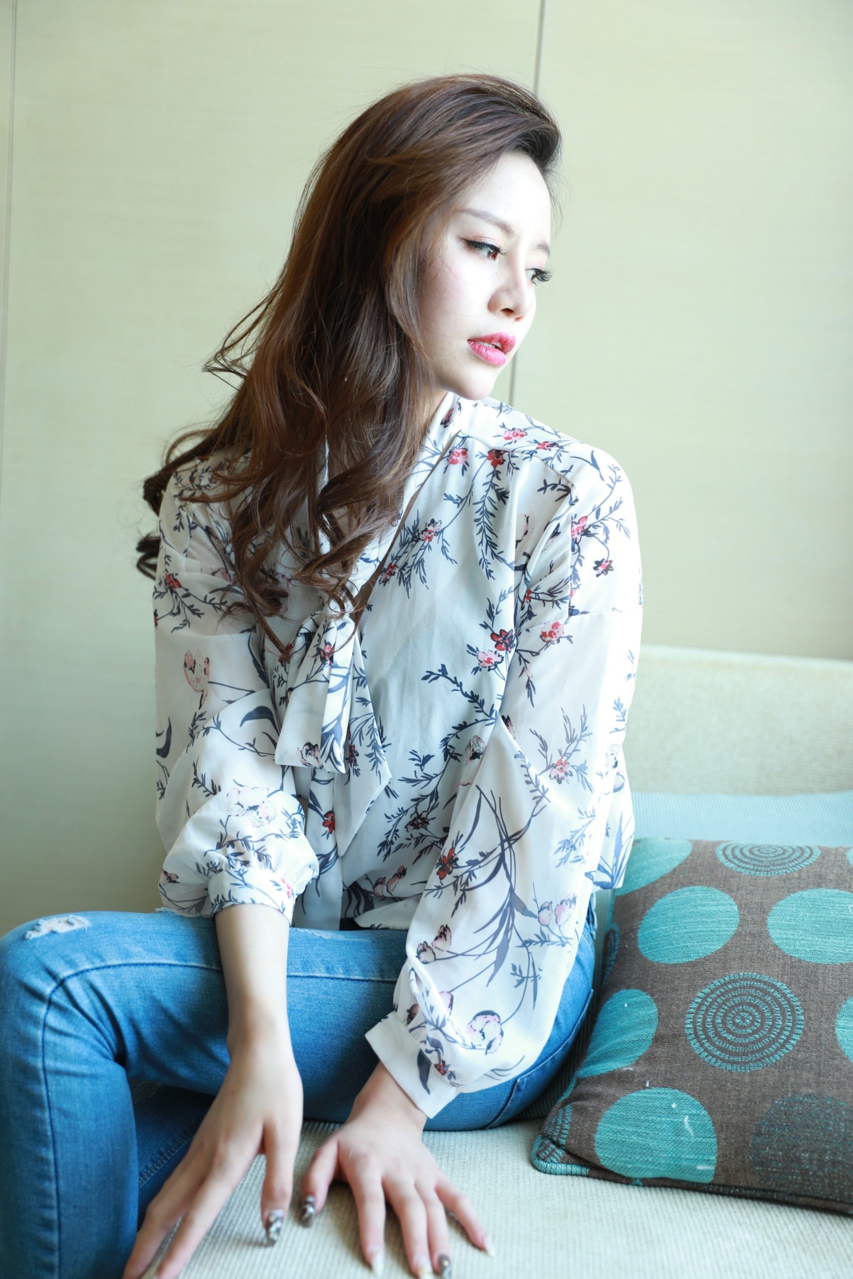 【原版无水印首发】国模 气质御姐 戴薇 酒店私拍 / 141P+5V+2.8G-私房花园论坛-会员专区-魅影阁写真