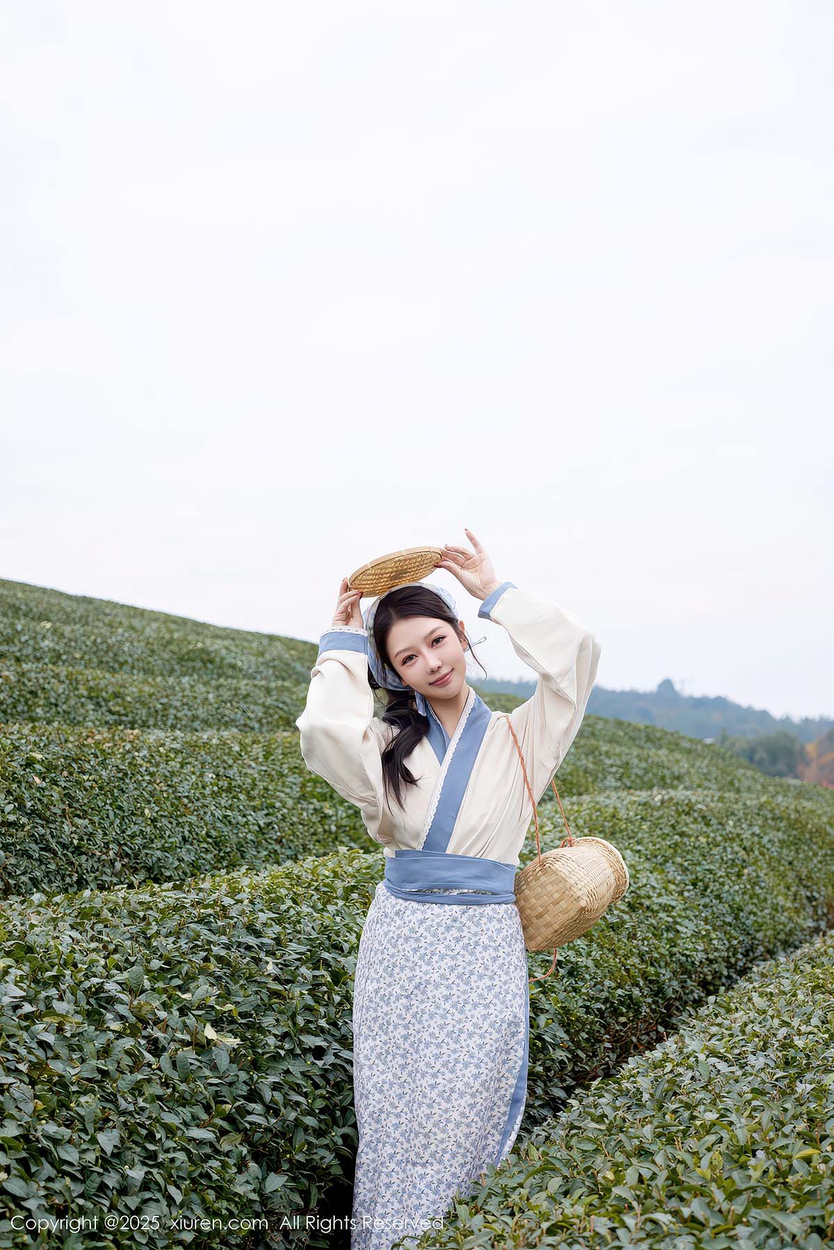 [Xiuren秀人网]2025.12.11 NO.11098 尹甜甜-魅影阁写真