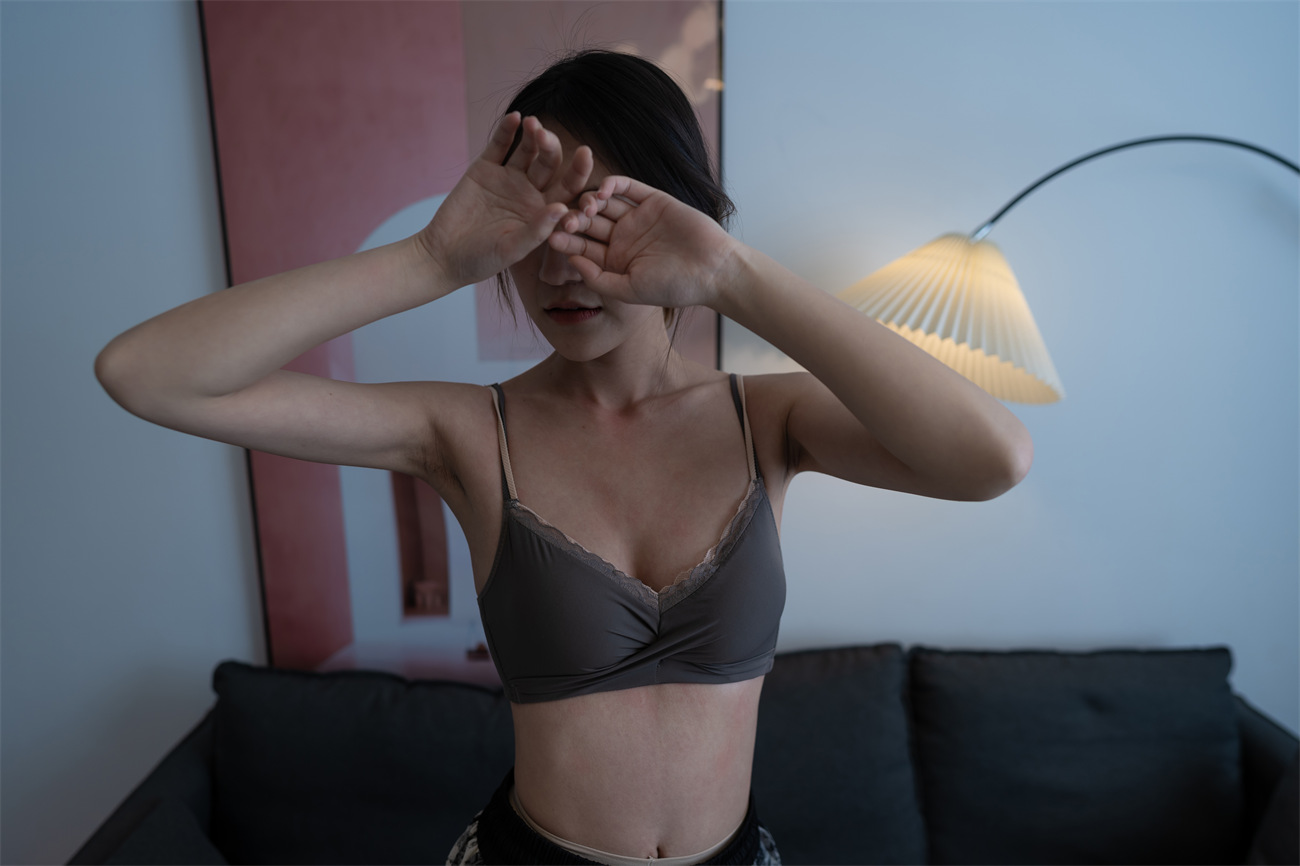 【无水印原版首发】iss夏夏定制大尺度私拍视图【138P/1V/1G】-私房花园论坛-会员专区-魅影阁写真