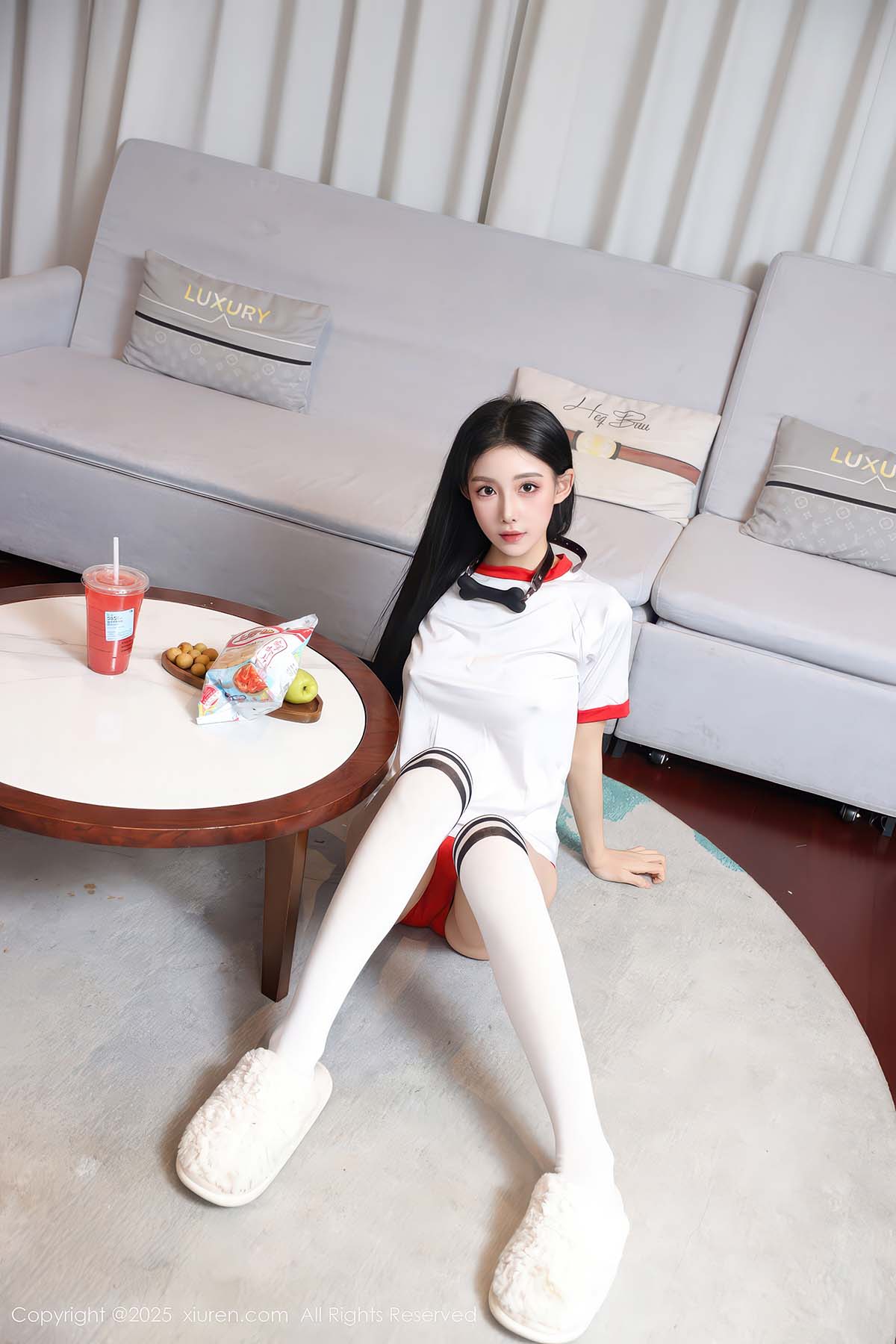 [Xiuren秀人网]2025.12.16 NO.11110 许微微呀-魅影阁写真